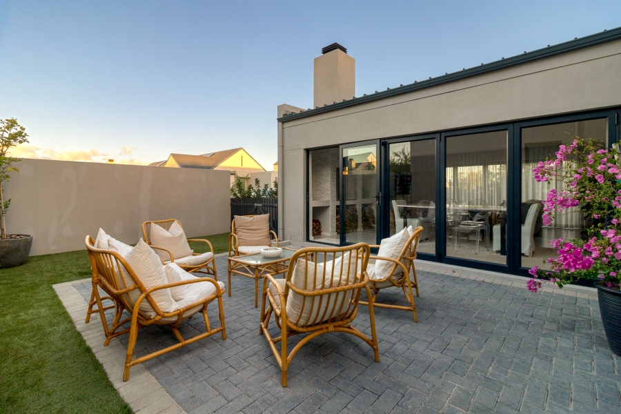 3 Bedroom Property for Sale in Aan de Wijnlanden Western Cape